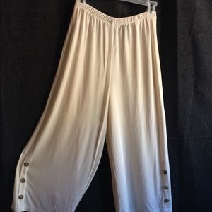 CHICO'S TRAVELERS Cropped Pants, Size 0